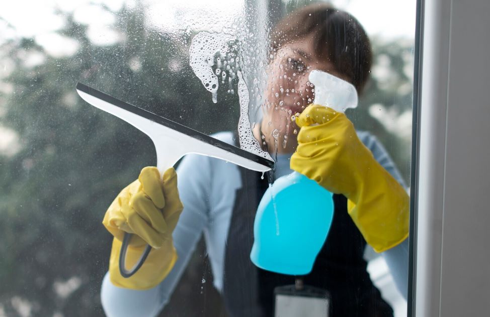how to properly clean your windows1